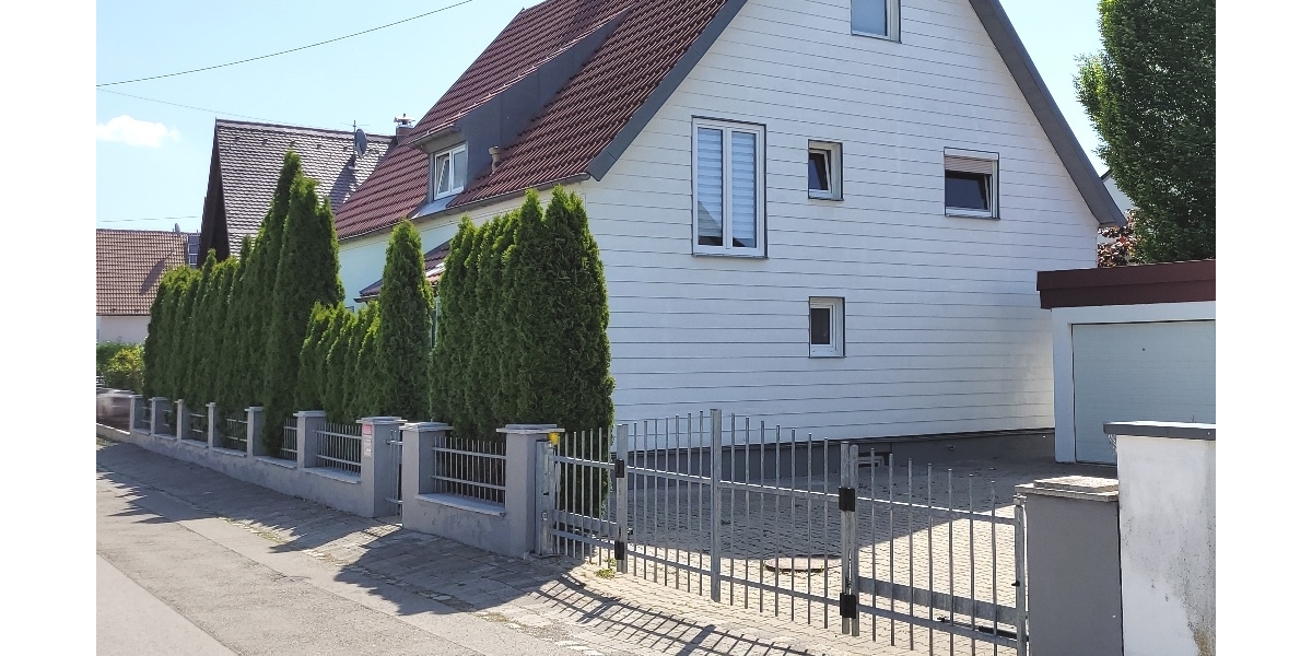 Wohntraum in Augsburg-Bärenkeller Ein- oder Zweifamilienhaus mit Pool - Zweifamilienhaus Augsburg / Bärenkeller Bärenkeller | Angebot:27312622