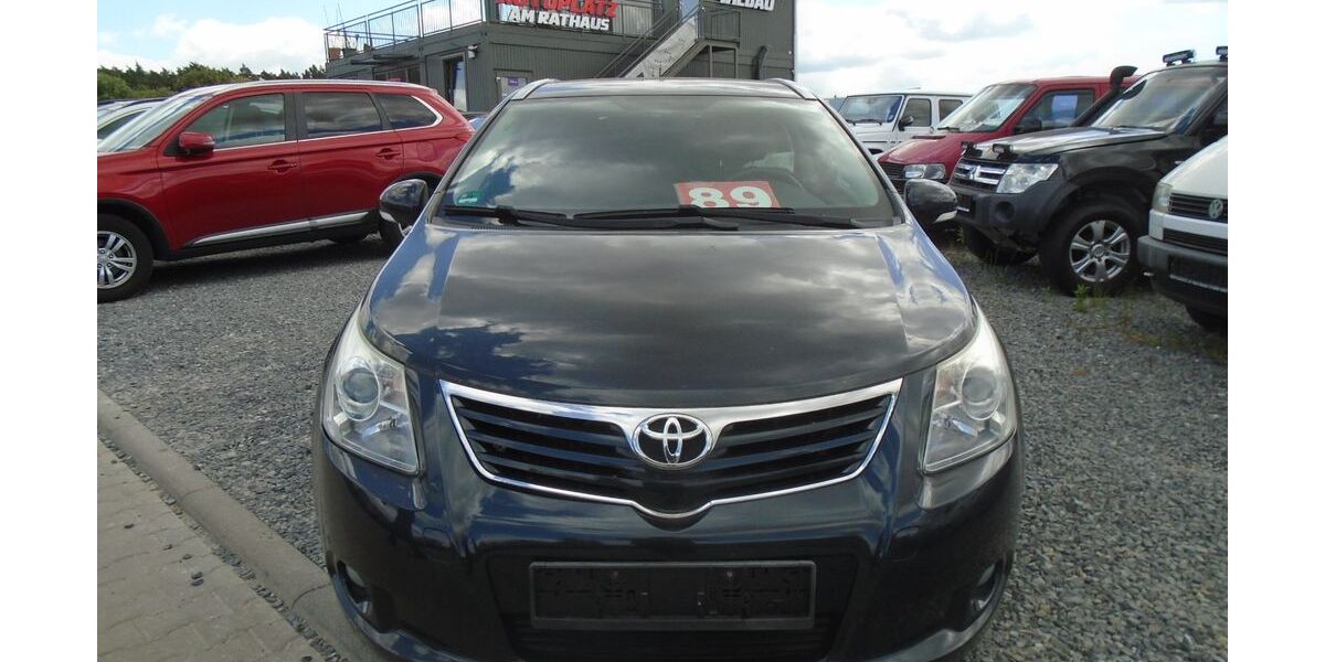 Toyota Avensis 120.000 km 6.950 &euro; Wildau 15745