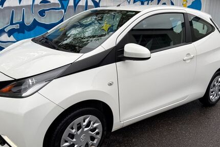 Toyota Aygo (X) 69.990 km 6.990 &euro; Neunkirchen 57290