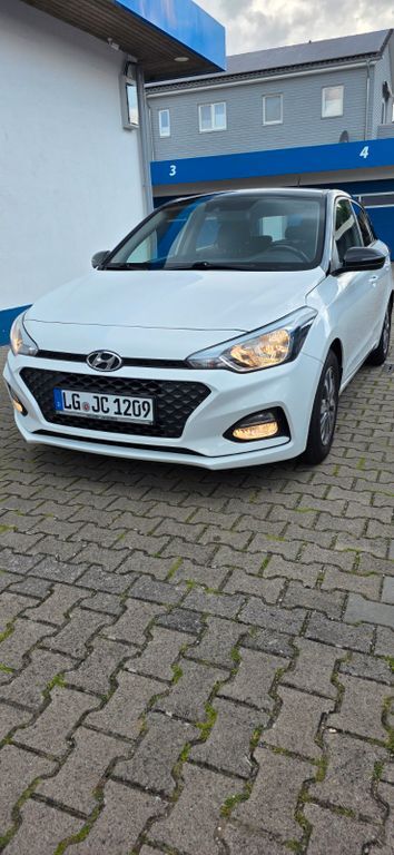 i20