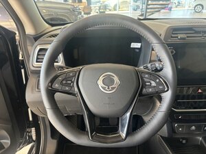 SsangYong Tivoli Black MT 2WD+Navi+Sitzhzg.+Kamera+Garantie+ 5 km 25.330 € Meerbusch 40667