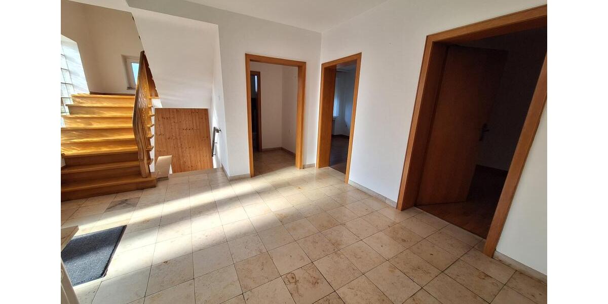Doppelhaushälfte Mönchengladbach Süd - 3 Zimmer, 145 m&sup2;, 1.300&euro; | Angebot:25290020
