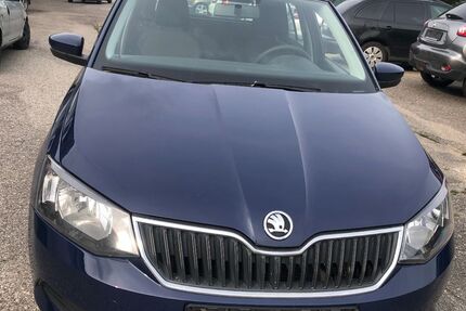 Skoda Fabia 122.310 km 4.900 &euro; Traunstein 83278