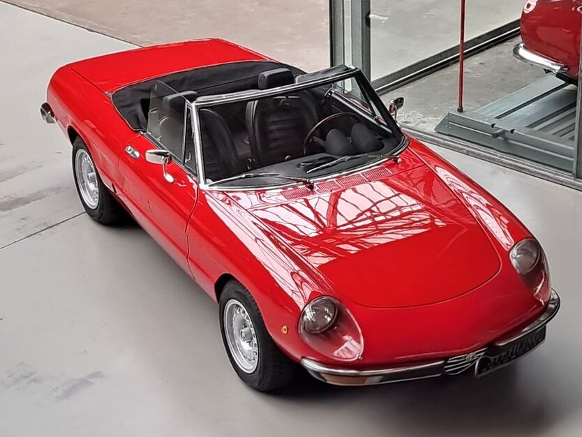 Alfa Romeo Spider 62.692 km 26.900 € Berlin 10553