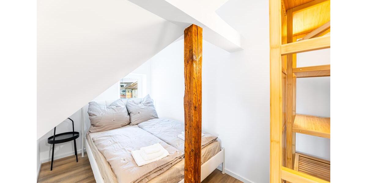 Dachgeschoßwohnung Nürnberg Erlenstegen - 1 Zimmer, 33 m&sup2;, 740&euro; | Angebot:25430737