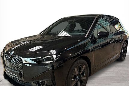 BMW iX 42.393 km 47.990 € Oldenburg 26125