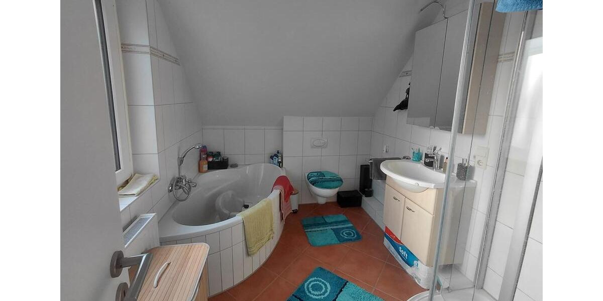 Dachgeschoßwohnung Gnarrenburg - 4 Zimmer, 100 m&sup2;, 1.100&euro; | Angebot:25420076