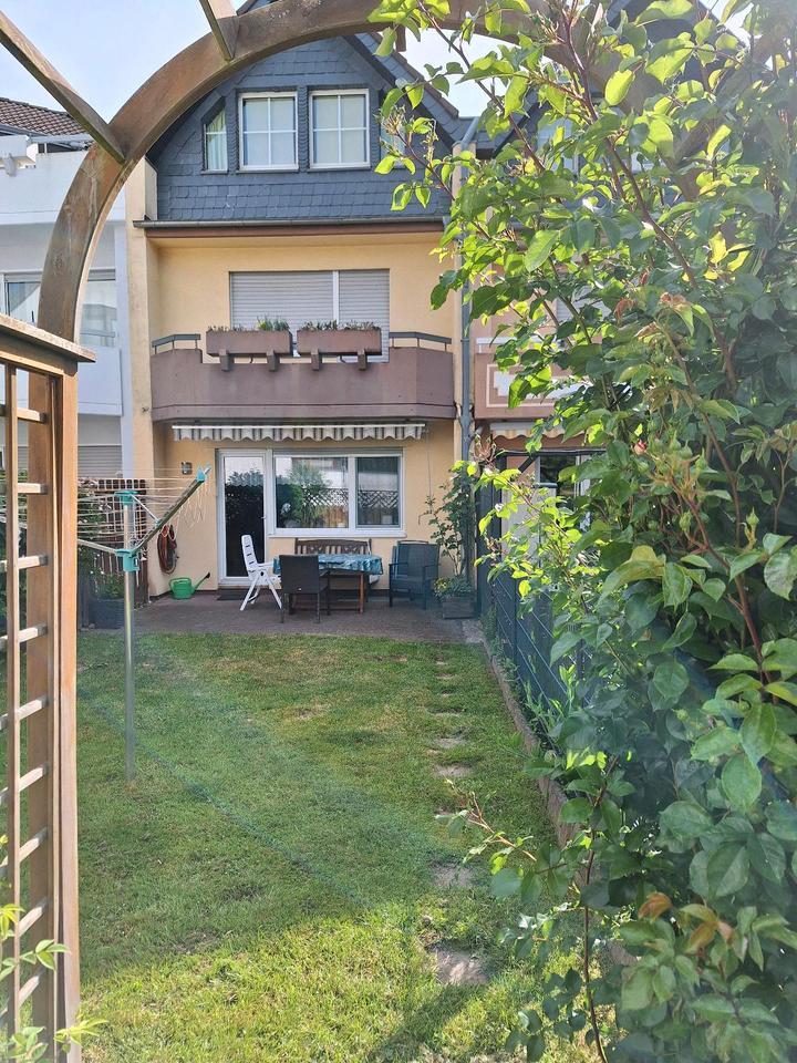 Einfamilienhaus - Reihenhaus in Burscheid zu verkaufen