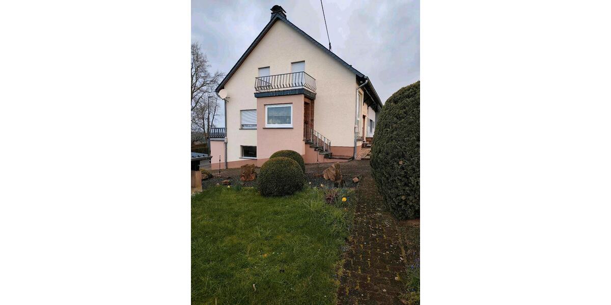 Doppelhaushälfte Pronsfeld - 6 Zimmer, 140 m&sup2;, 1.120&euro; | Angebot:26038646