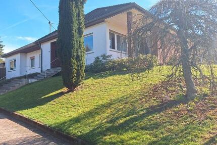 Haus Bausendorf - 5 Zimmer, 143 m&sup2;, 1.300&euro; | Angebot:26368367