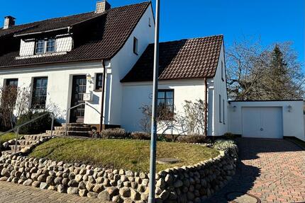 Süße Doppelhaushälfte mit Landhausstilcharakter zu verkaufen