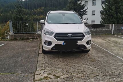 Ford Kuga 128.000 km 11.800 € Titisee-Neustadt 79871