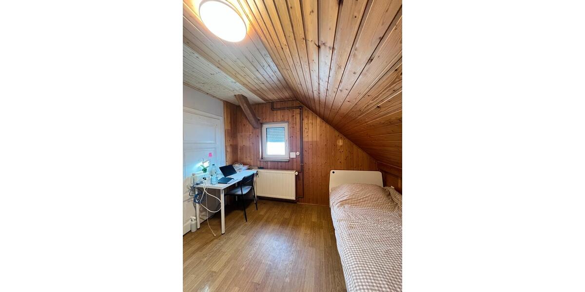 Dachgeschoßwohnung Lich - 1 Zimmer, 11 m&sup2;, 456&euro; | Angebot:26400229
