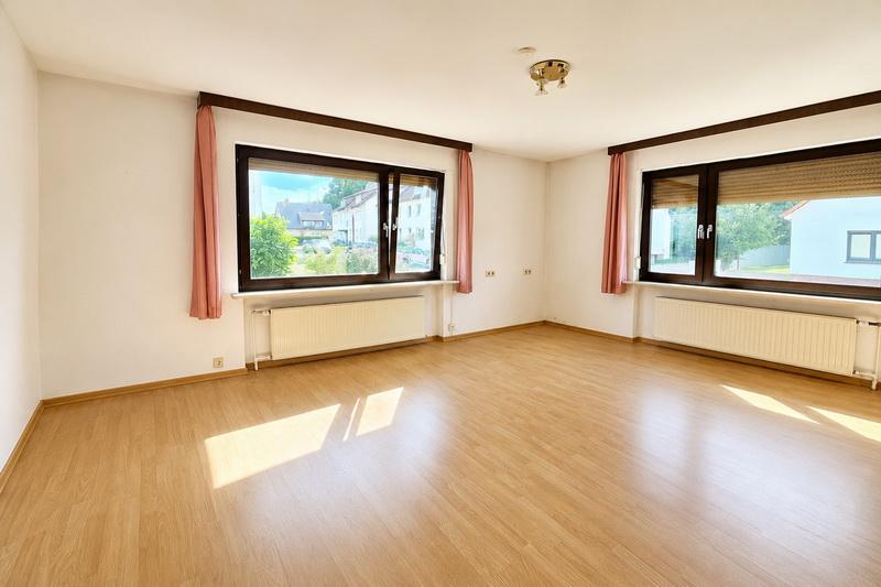 * Renovierungsschnäppchen * Einliegerwohnung, Keller und Ausbaureserve inklusive! - Einfamilienhaus Bremervörde | Angebot:22638251