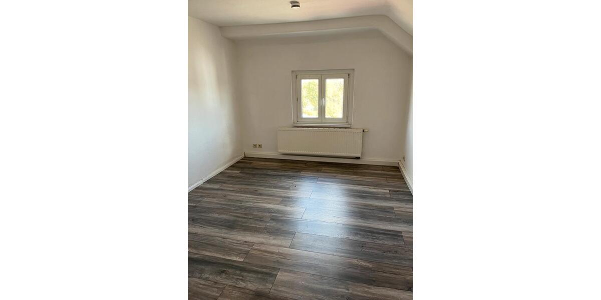 Dachgeschoßwohnung Lauchhammer - 2 Zimmer, 54 m&sup2;, 465&euro; | Angebot:26425436