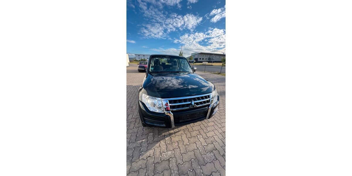Mitsubishi Pajero 122.000 km 22.900 &euro; Andernach - Eich 56626