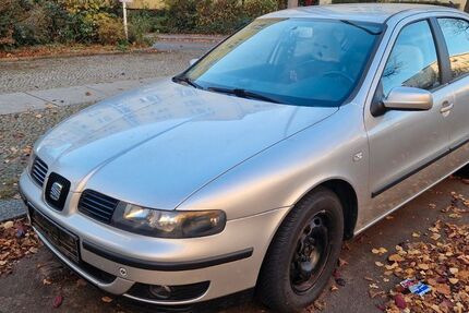 Seat Leon 83.066 km 4.565 &euro; Berlin 14057