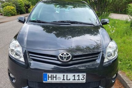 Toyota Auris 62.197 km 7.500 &euro; Hamburg 22453