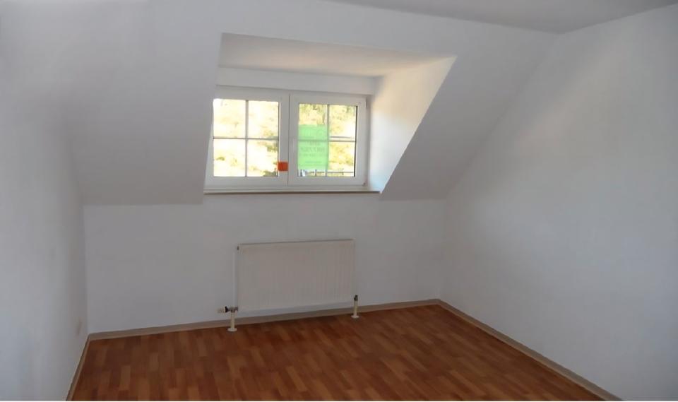 Dachgeschoßwohnung Werdau - 3 Zimmer, 66 m&sup2;, 495&euro; | Angebot:26309857