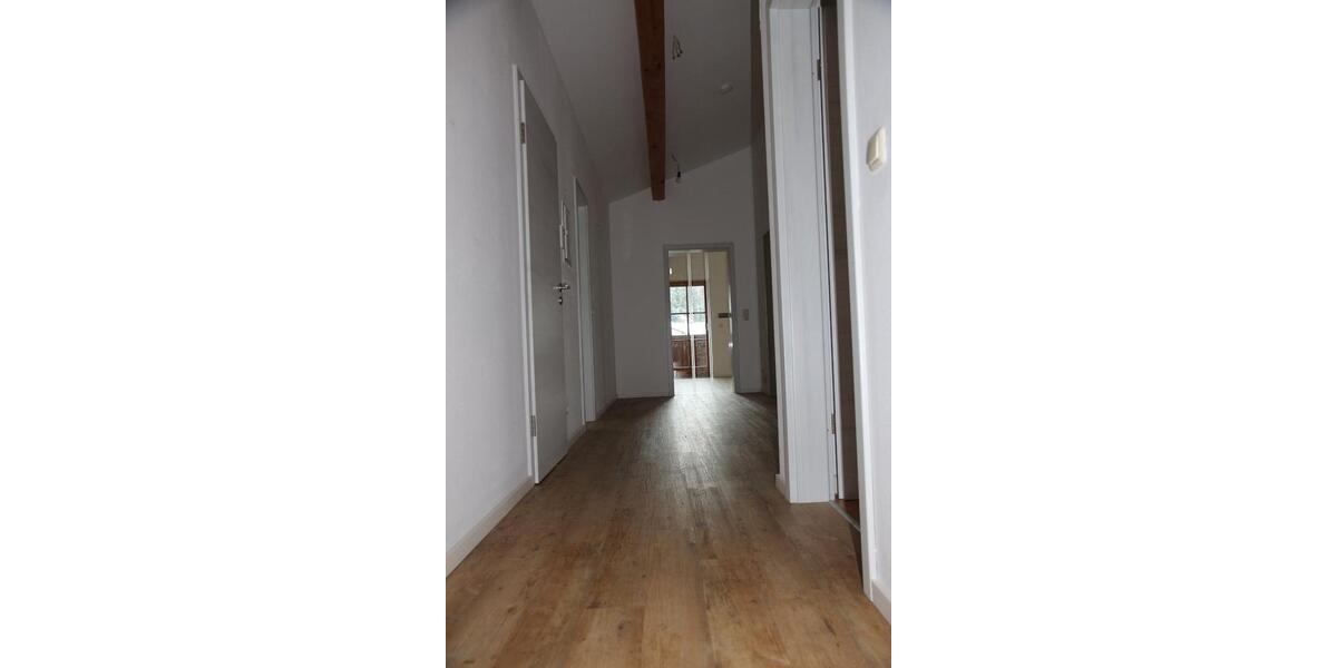 Dachgeschoßwohnung Neubeuern - 4.5 Zimmer, 126 m&sup2;, 1.540&euro; | Angebot:25975861