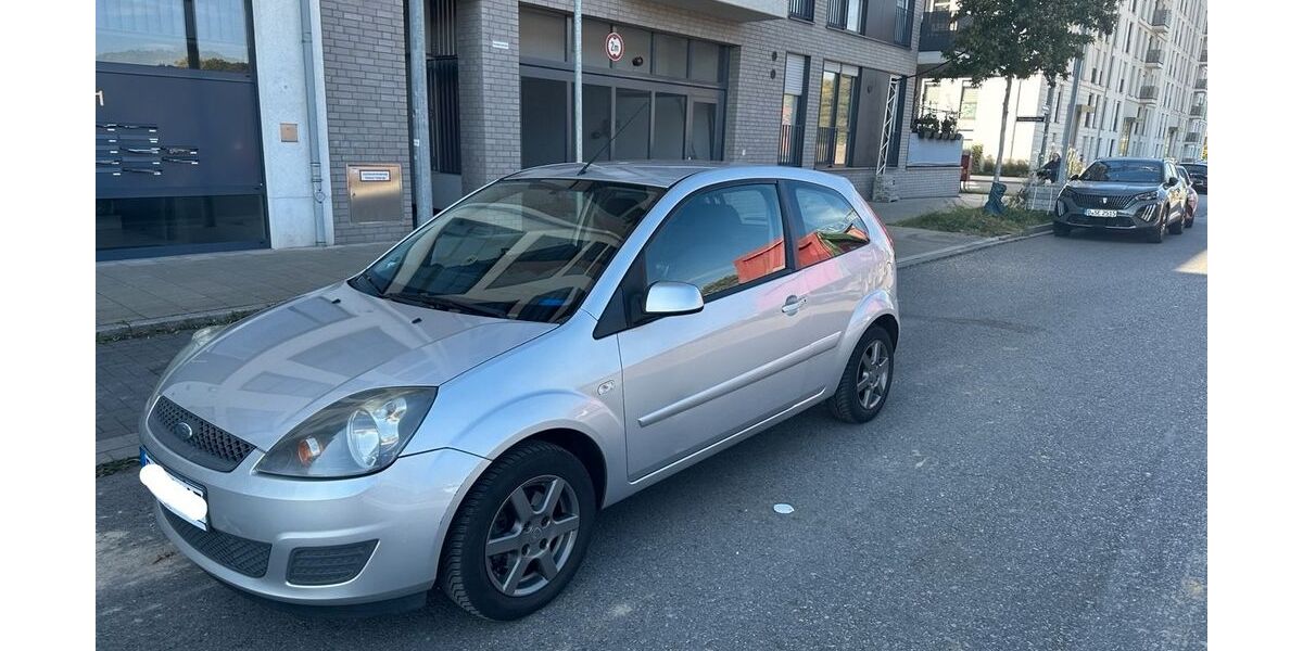 Ford Fiesta 235.332 km 1.050 &euro; Düsseldorf 40235