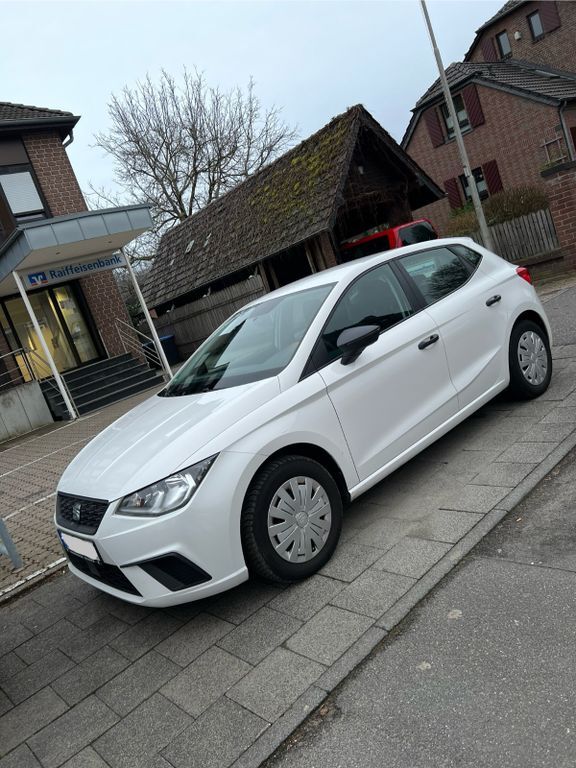 Seat Ibiza 98.000 km 10.900 € Grevenbroich 41517