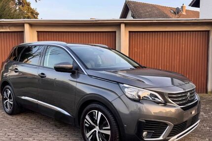 Peugeot 5008 140.000 km 15.999 &euro; Rüsselsheim 65428