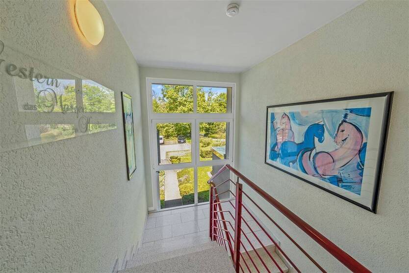 Hochwertige Penthouse-Wohnung mit großem Balkon und Kfz-Stellplätzen 3 zimmer