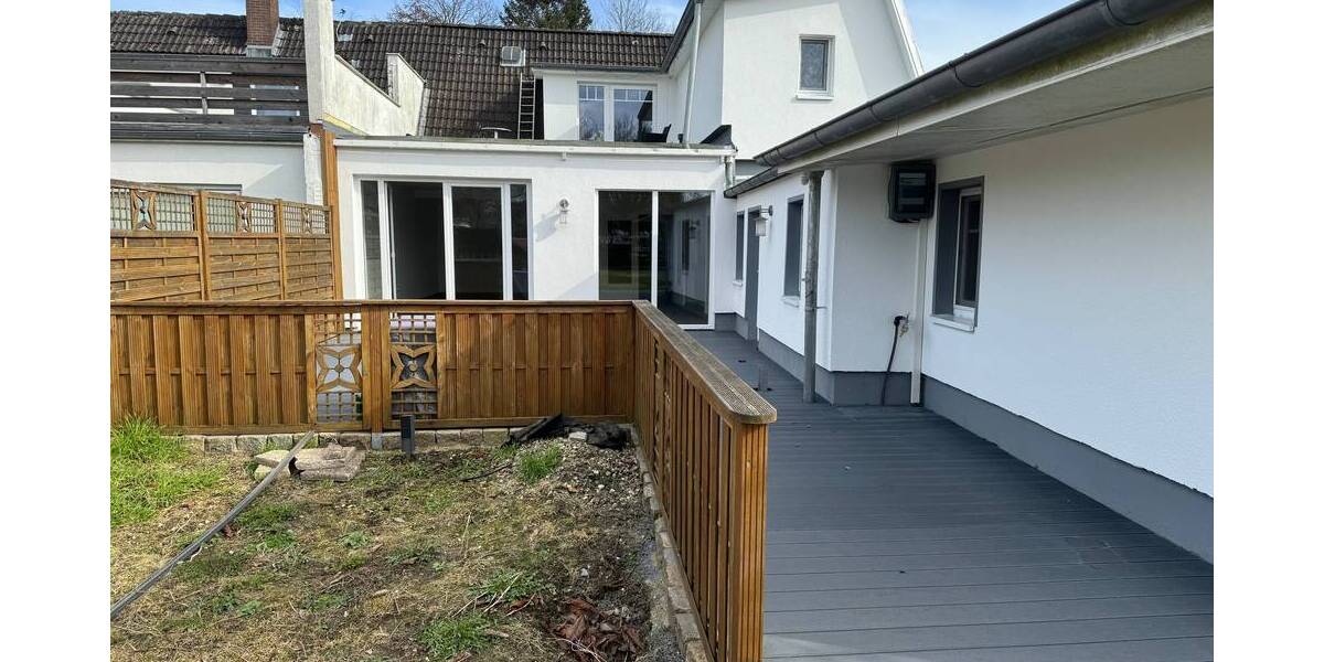 Sanierte 5 Zimmerwohnung in einer Doppelhaushälfte 5 zimmer