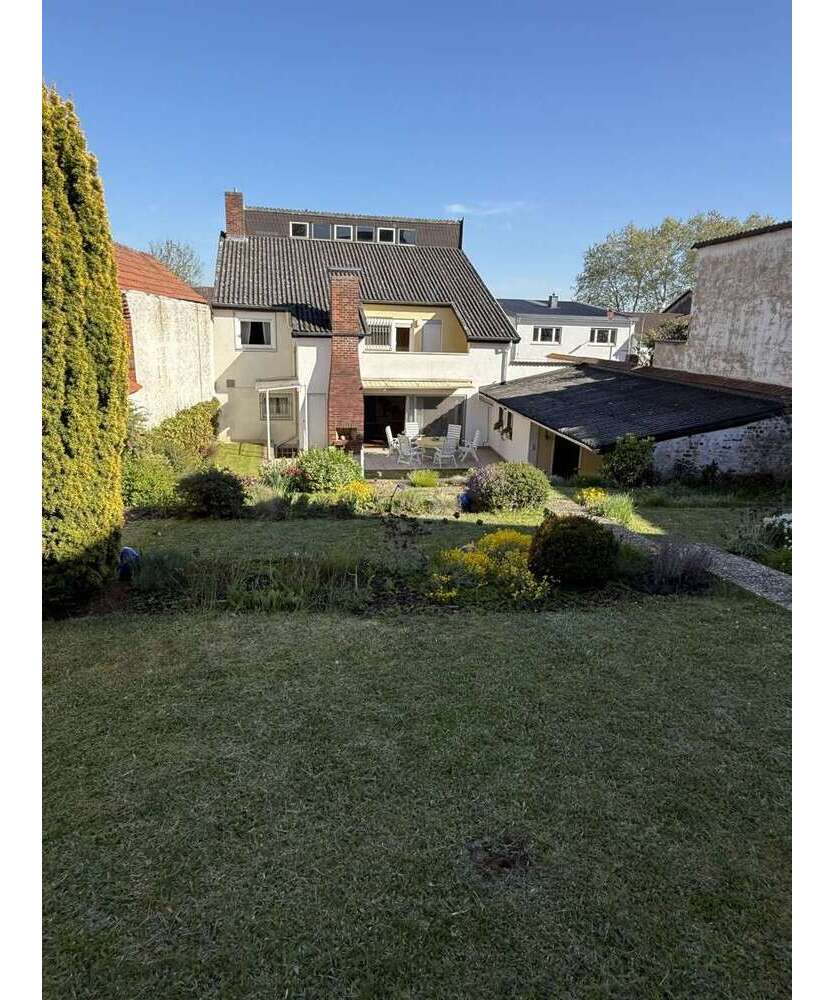 Haus zum Kaufen in Nidderau 450.000 € 239 m²