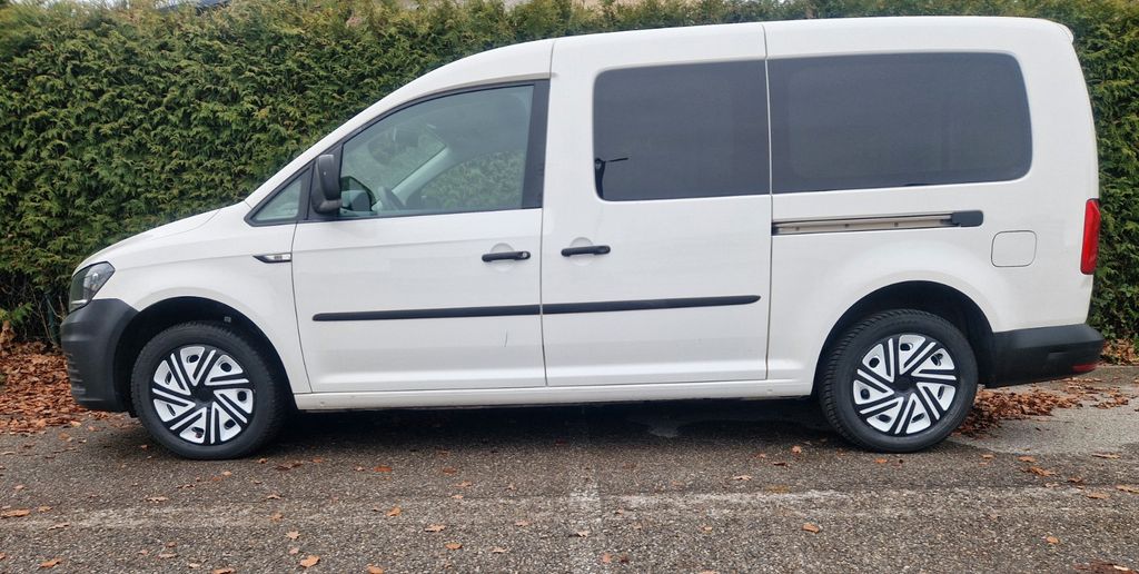 VW Caddy Maxi 208.000 km 12.400 &euro; München 81371