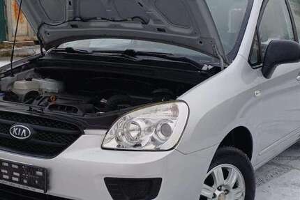 Kia Carens 155.000 km 2.800 &euro; Börgerende 18211