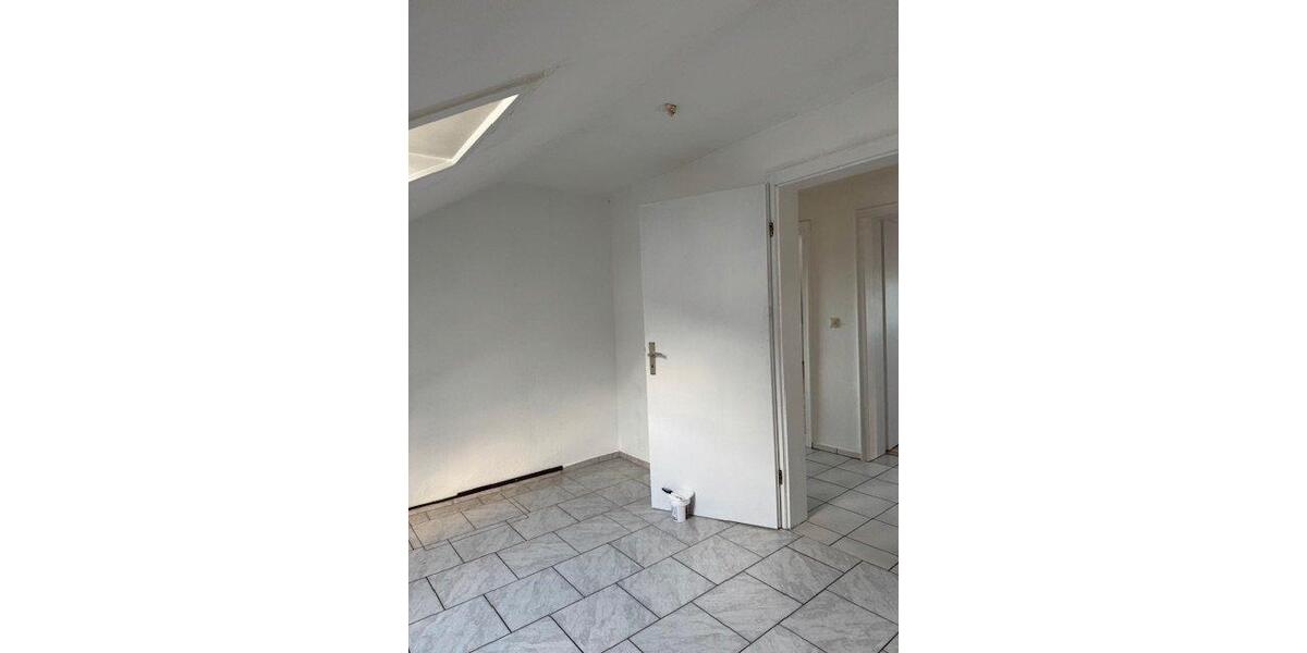 Dachgeschoßwohnung Kronach - 4 Zimmer, 86 m&sup2;, 550&euro; | Angebot:26678800