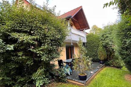 Komfort-7 Zi. EFH + 2 Zi. ELW + insges. 4 Bäder in ruhiger Lage in Rgbg. SüdUninähe