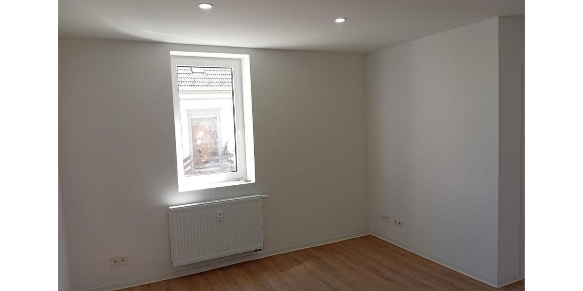 Erdgeschoßwohnung Schiffweiler - 1 Zimmer, 35 m&sup2;, 530&euro; | Angebot:26406809
