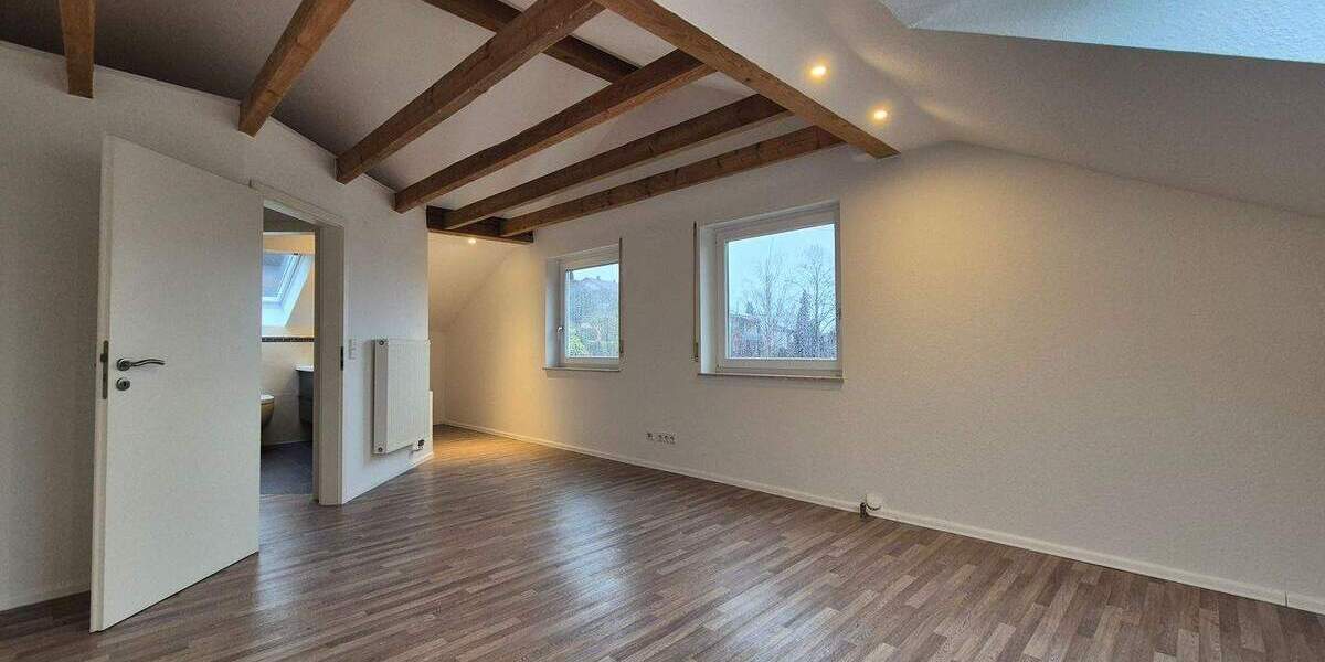 Etagenwohnung Pfullingen - 4 Zimmer, 99 m&sup2;, 1.100&euro; | Angebot:25778769