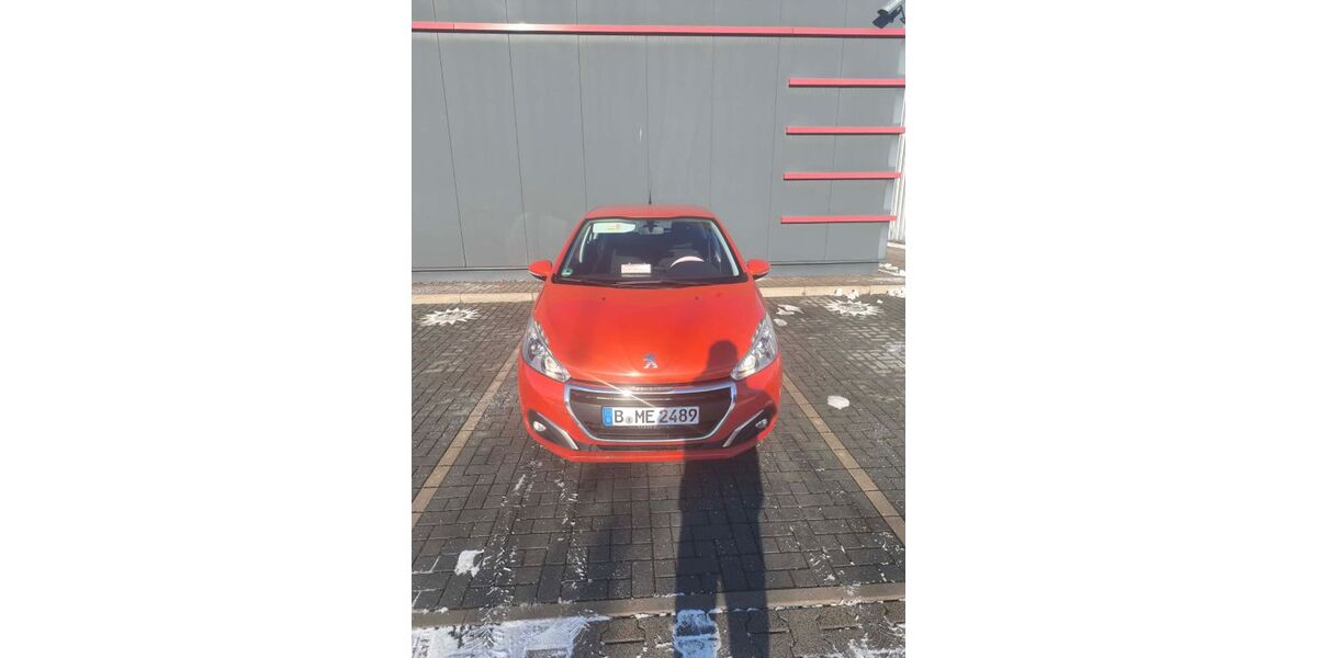 Peugeot 208 97.000 km 6.800 &euro; Berlin 11017