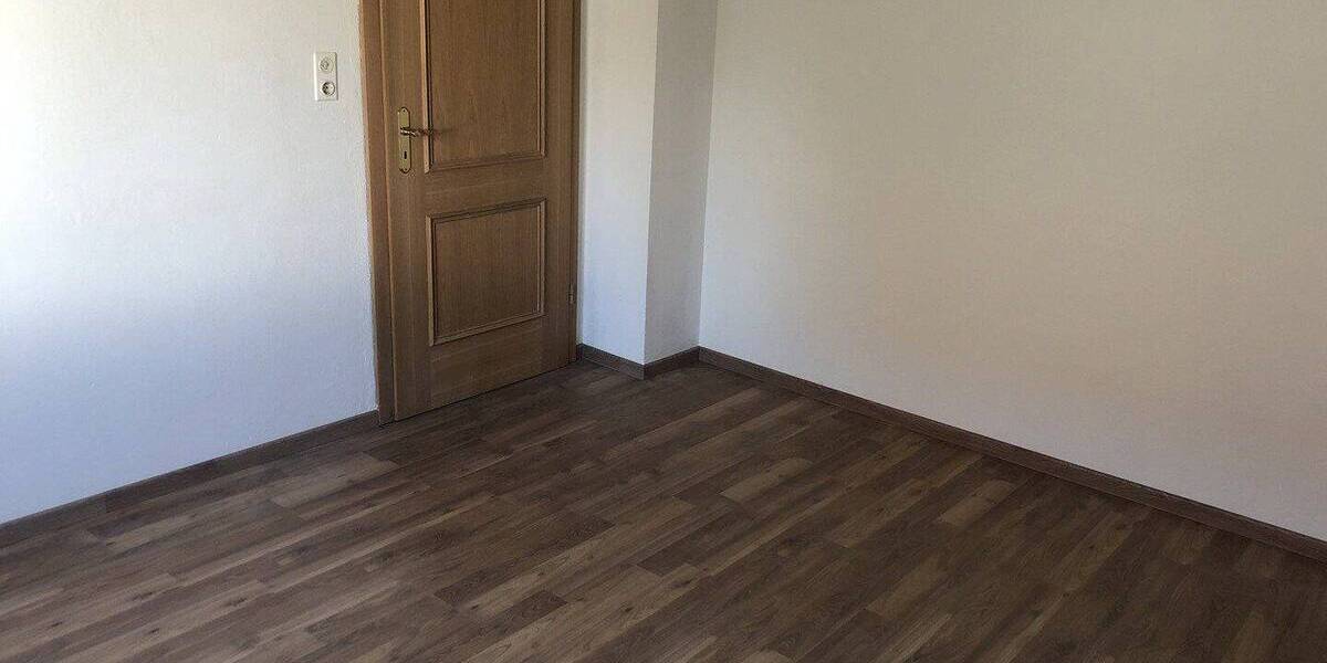 Mehrfamilienhaus, Wohnhaus Roding Neubäu - 8 Zimmer, 255 m&sup2;, 369.000&euro; | Angebot:26820143