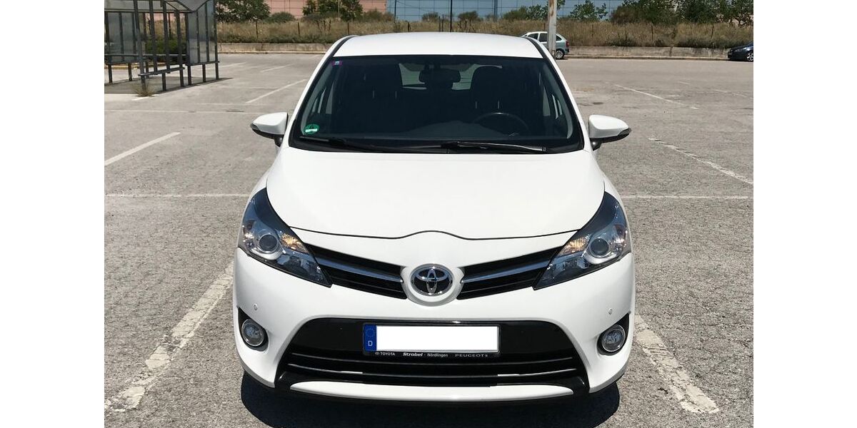 Toyota Verso 145.000 km 9.500 &euro; Korntal-Münchingen 70825
