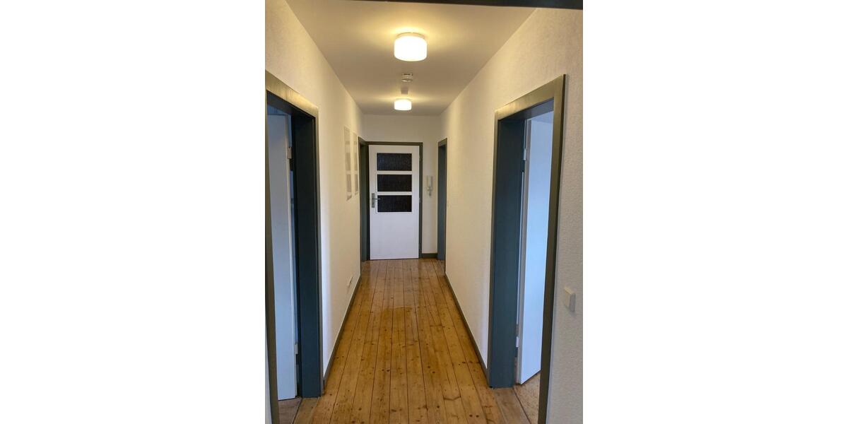Dachgeschoßwohnung Kassel Fasanenhof - 3 Zimmer, 65 m&sup2;, 250&euro; | Angebot:25475944