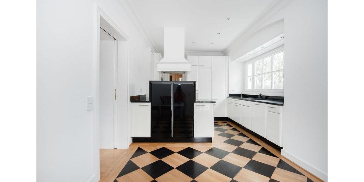 Villa Bielefeld Schildesche - 7 Zimmer, 272 m&sup2;, 2.700&euro; | Angebot:26291726