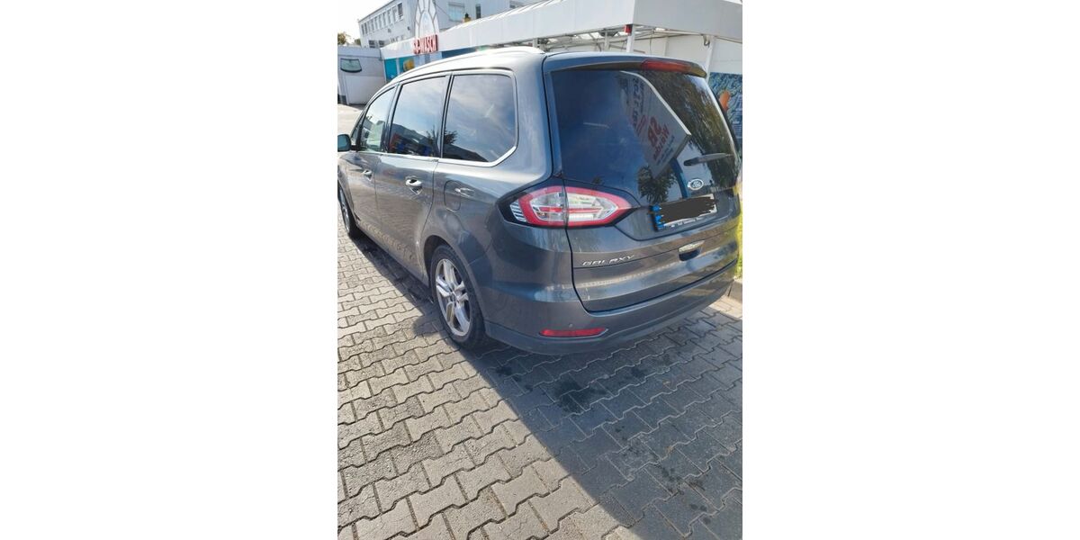 Ford Galaxy 318.000 km 7.900 € Berlin 12309