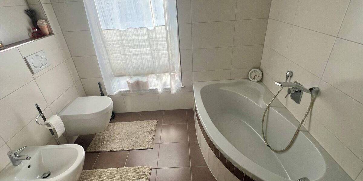 Mehrfamilienhaus, Wohnhaus Riedlingen - 6 Zimmer, 233 m&sup2;, 745.000&euro; | Angebot:26344166