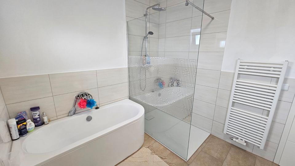 Dachgeschoßwohnung Plattling - 3 Zimmer, 85 m&sup2;, 1.090&euro; | Angebot:26462935