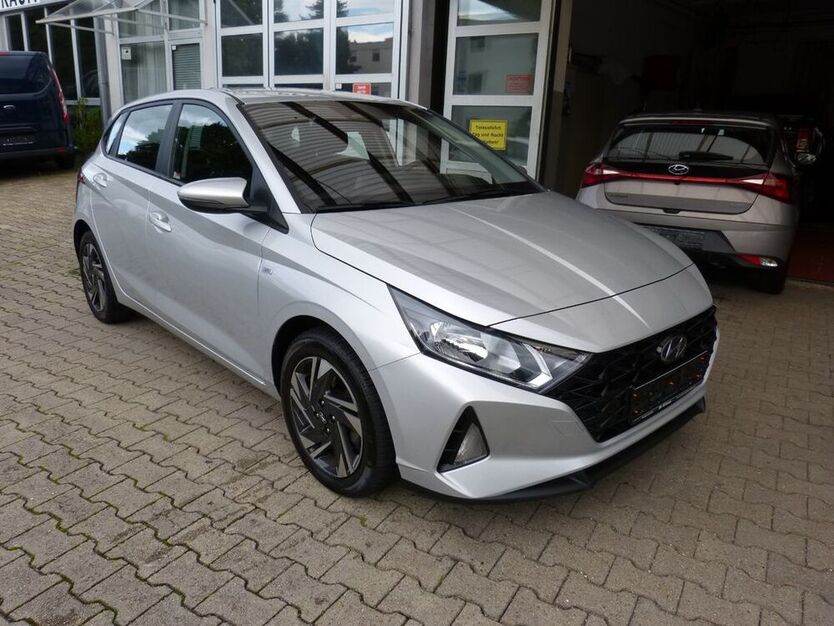 i20