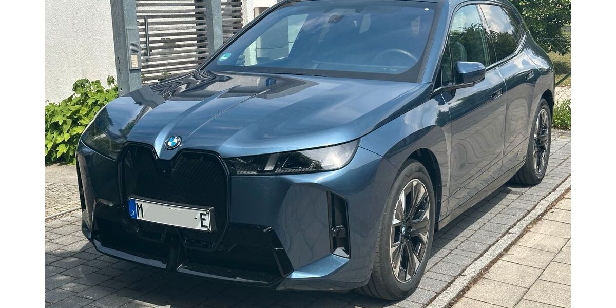 BMW iX 7.750 km 85.500 &euro; München 81476