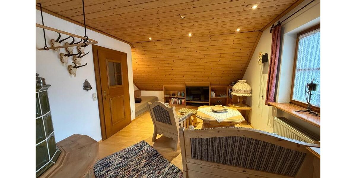 Dachgeschoßwohnung Freilassing - 2.5 Zimmer, 75 m&sup2;, 280.000&euro; | Angebot:26190040