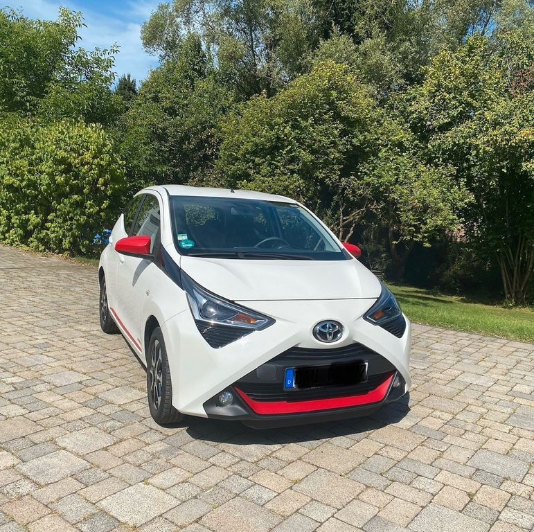 Aygo (X)