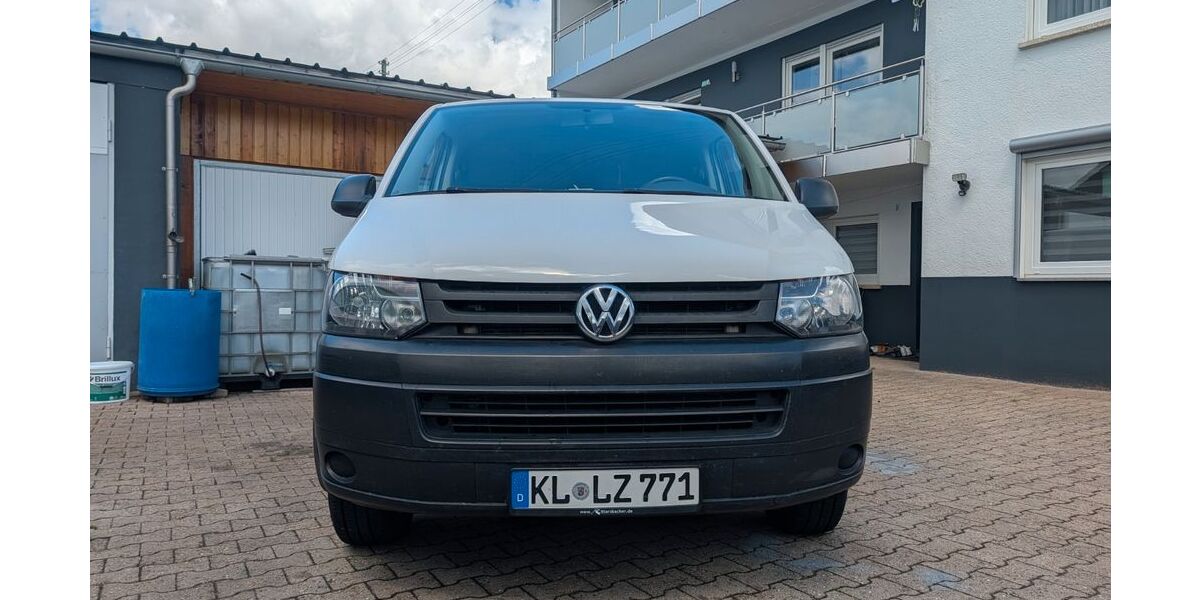 VW T5 Transporter 281.000 km 8.999 &euro; Hütschenhausen 66882