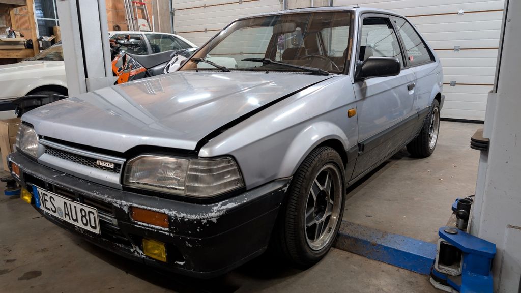 Mazda 323 166.000 km 4.500 &euro; Bischofsheim 97653